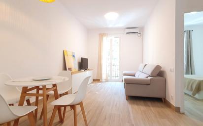 Living room of Flat to rent in  Barcelona Capital  with Air Conditioner and Balcony