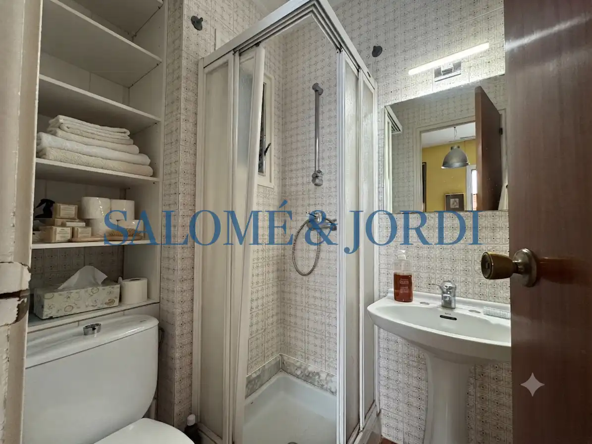 Baño de Piso en venta en Vilassar de Mar con Aire acondicionado, Terraza y Amueblado