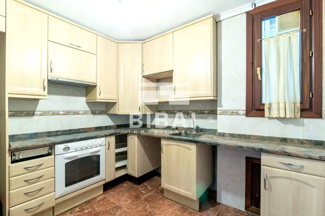Cocina de Piso en venta en Arrasate / Mondragón con Calefacción y Balcón