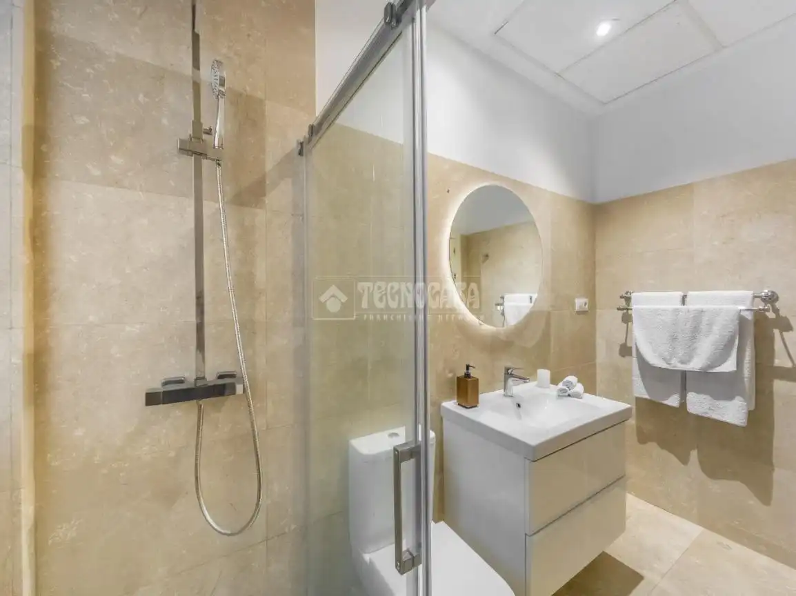 Baño de Piso en venta en Madrid con Aire acondicionado y Calefacción