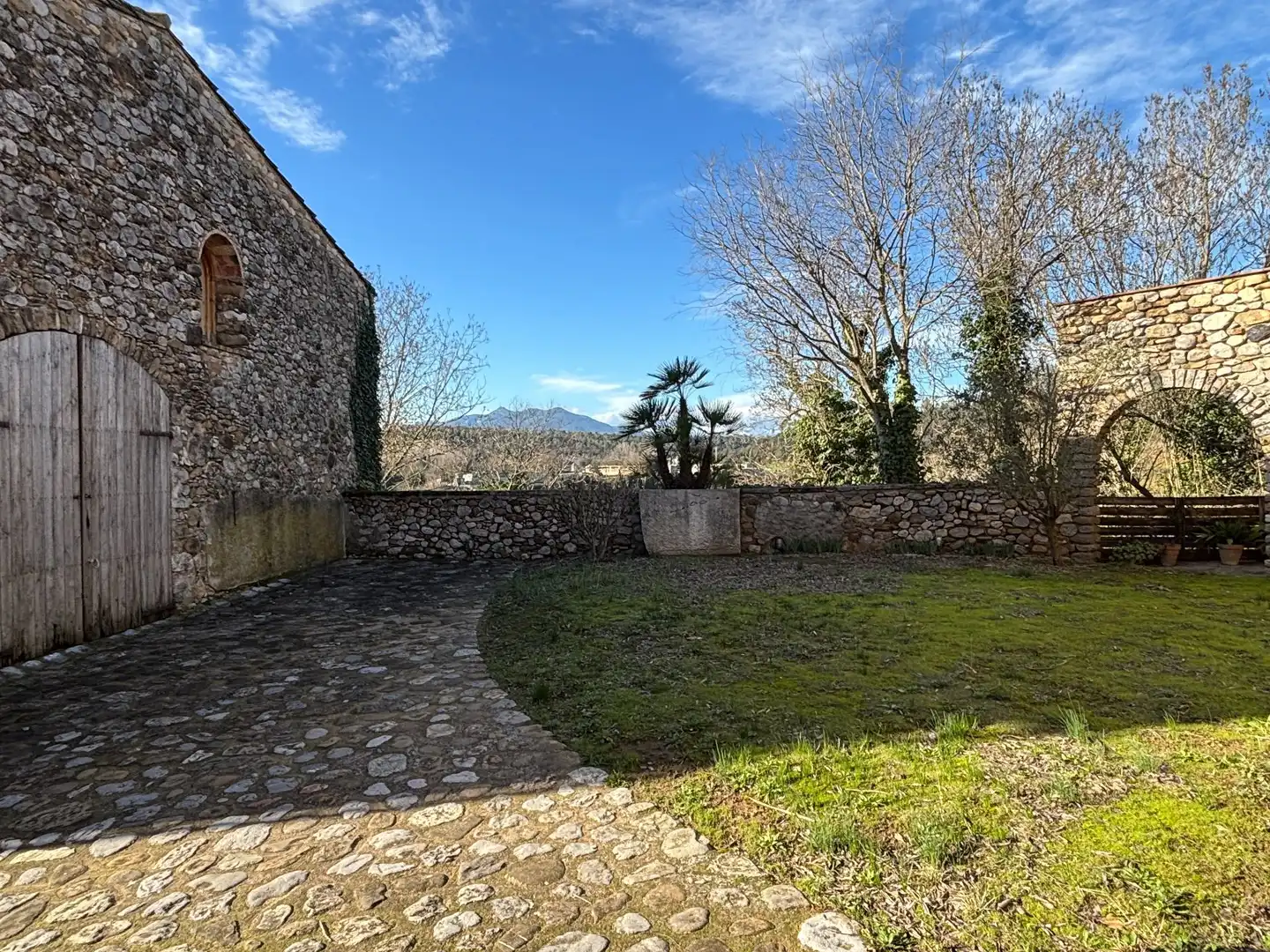 Vista exterior de Finca rústica en venda en Cabanelles amb Calefacció, Jardí privat i Terrassa