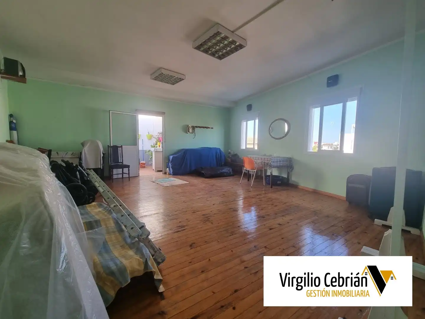 Sala de estar de Local en venta en Chipiona