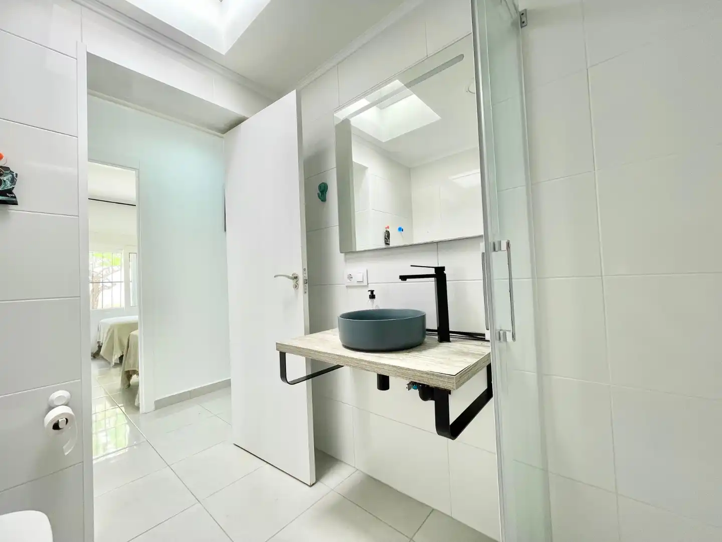Bathroom of Apartments for rent in Torrevieja  with Air Conditioner, Heating and Private garden