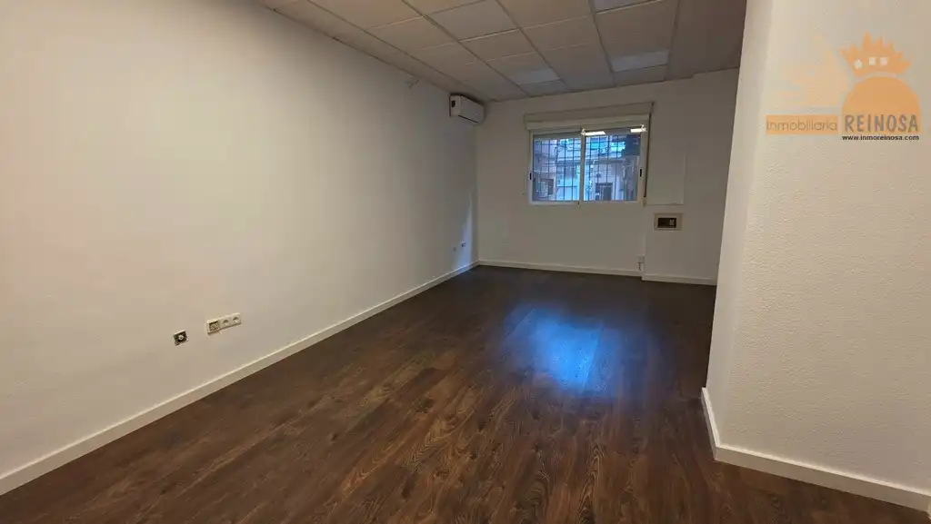 Office for rent in Murcia  with Air Conditioner