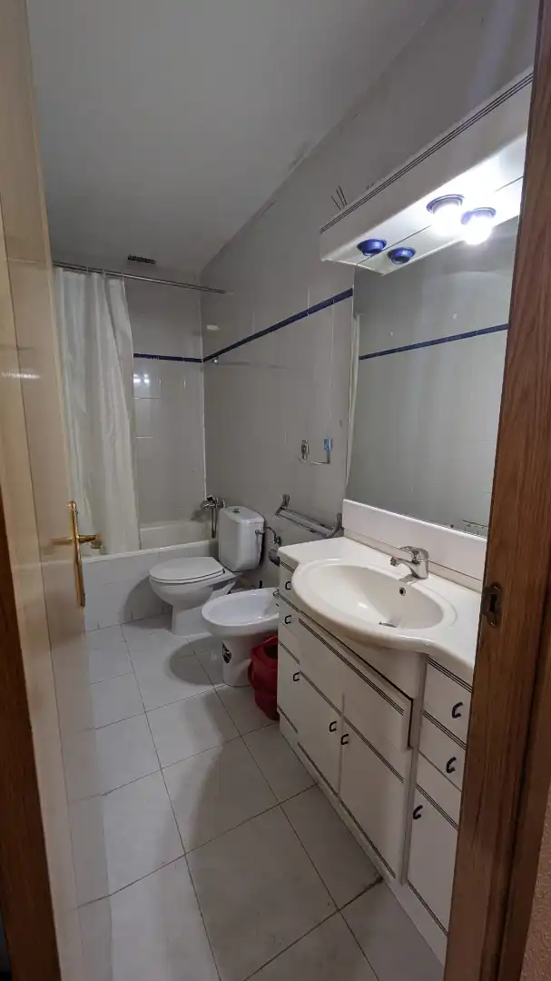 Baño de Piso en venta en Madrid con Calefacción y Terraza