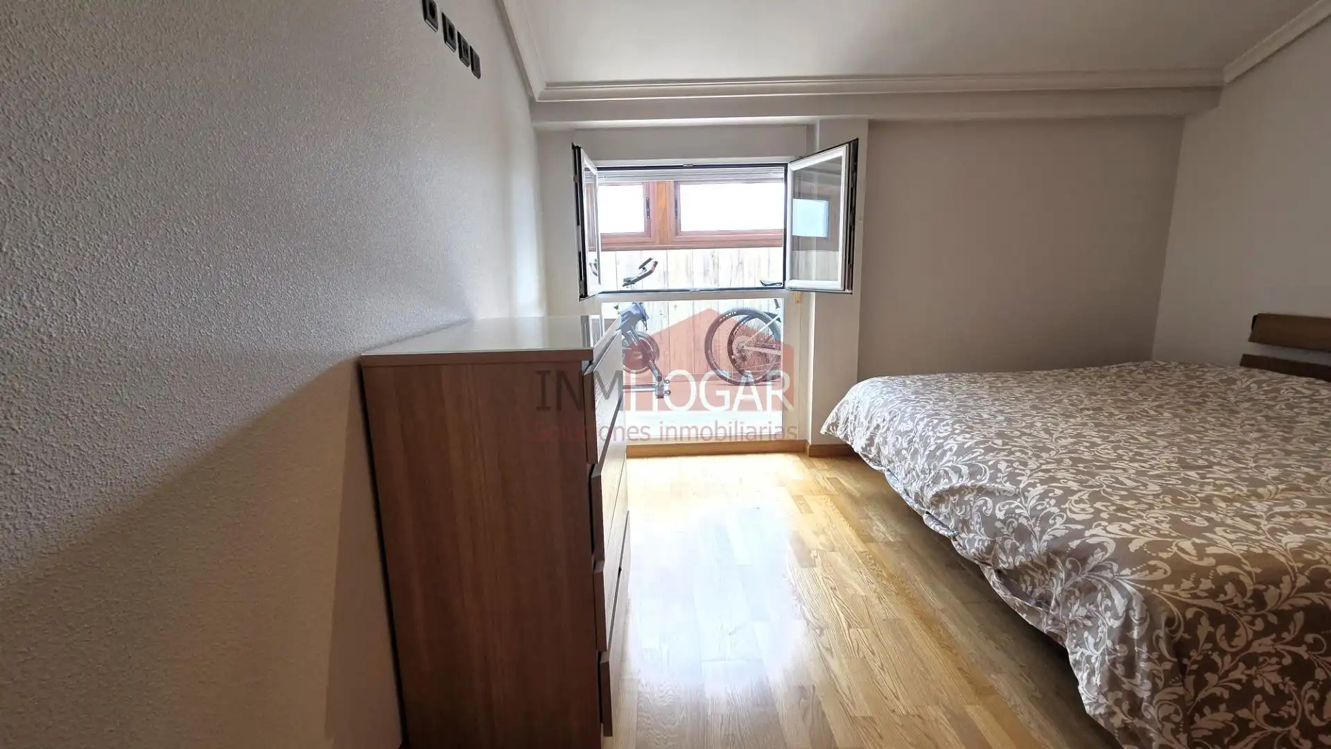 Habitación de Piso en venta en Ávila con Calefacción, Terraza y Balcón