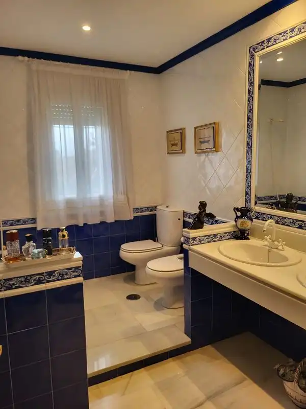 Bathroom of Houses for sale in Córdoba  with Air Conditioner, Private garden and Terrace