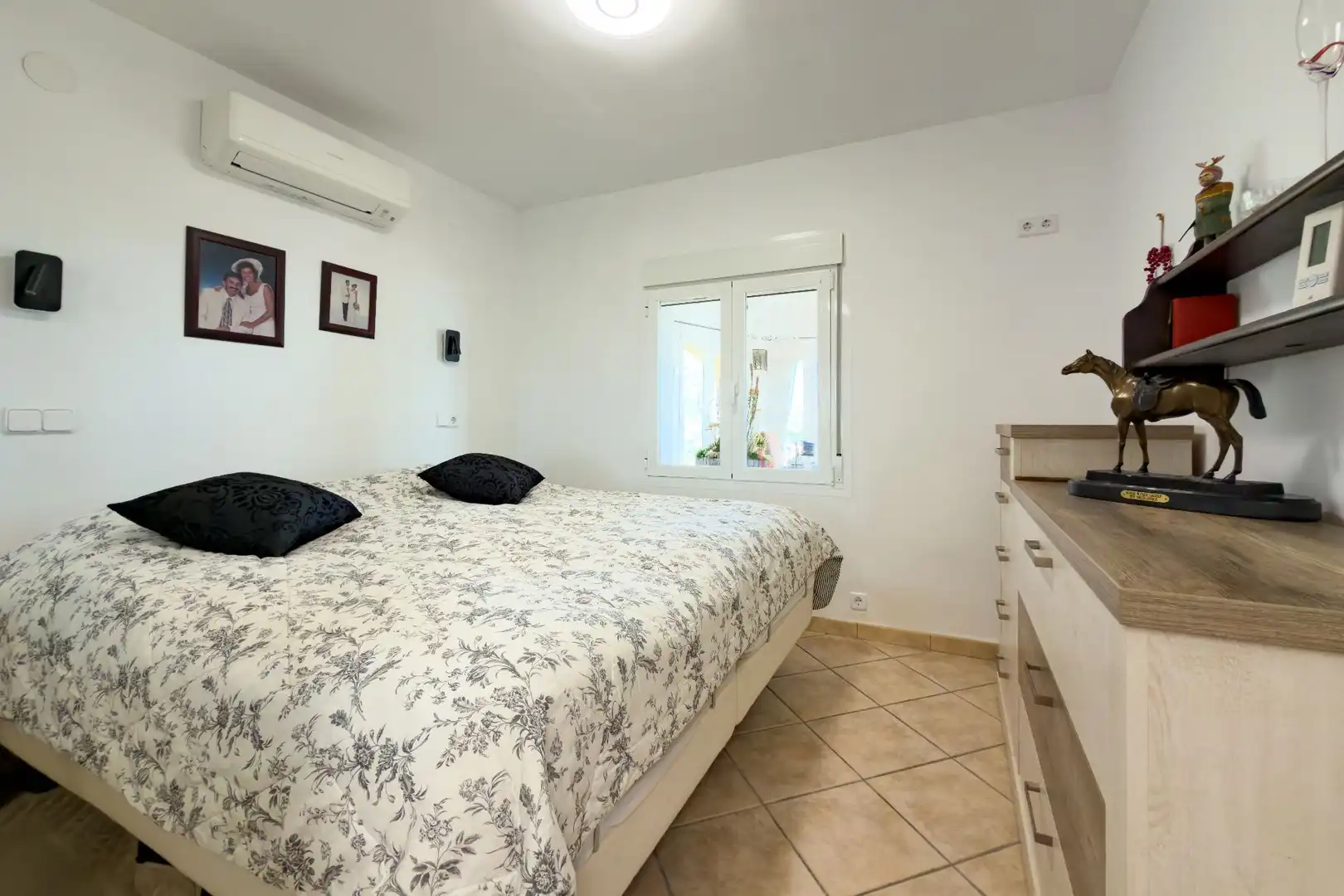 Bedroom of Houses for sale in Calpe / Calp