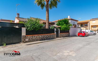 Vista exterior de Casa o xalet en venda en Láchar amb Jardí privat, Terrassa i Traster