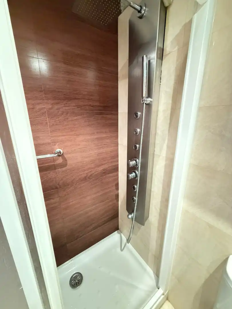 Badezimmer von Wohnung zur Miete in  Córdoba Capital mit Klimaanlage und Balkon