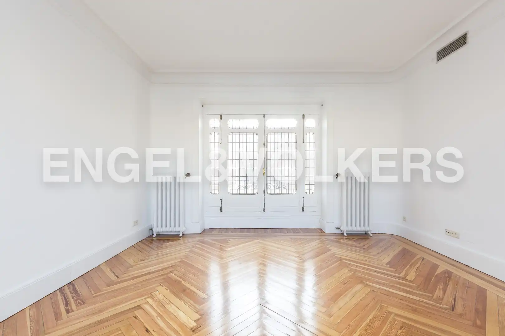 Living room of Attic for rent in Madrid  with Air Conditioner, Heating and Parquet flooring