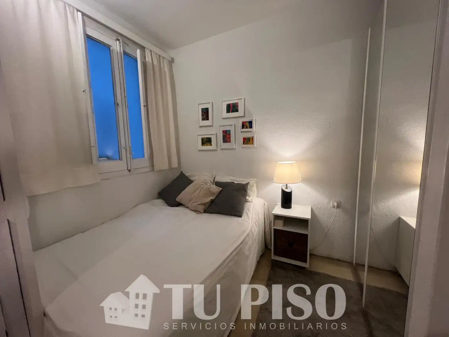 Bedroom of Flat for sale in Madrid  with Air Conditioner, Heating and Furnished