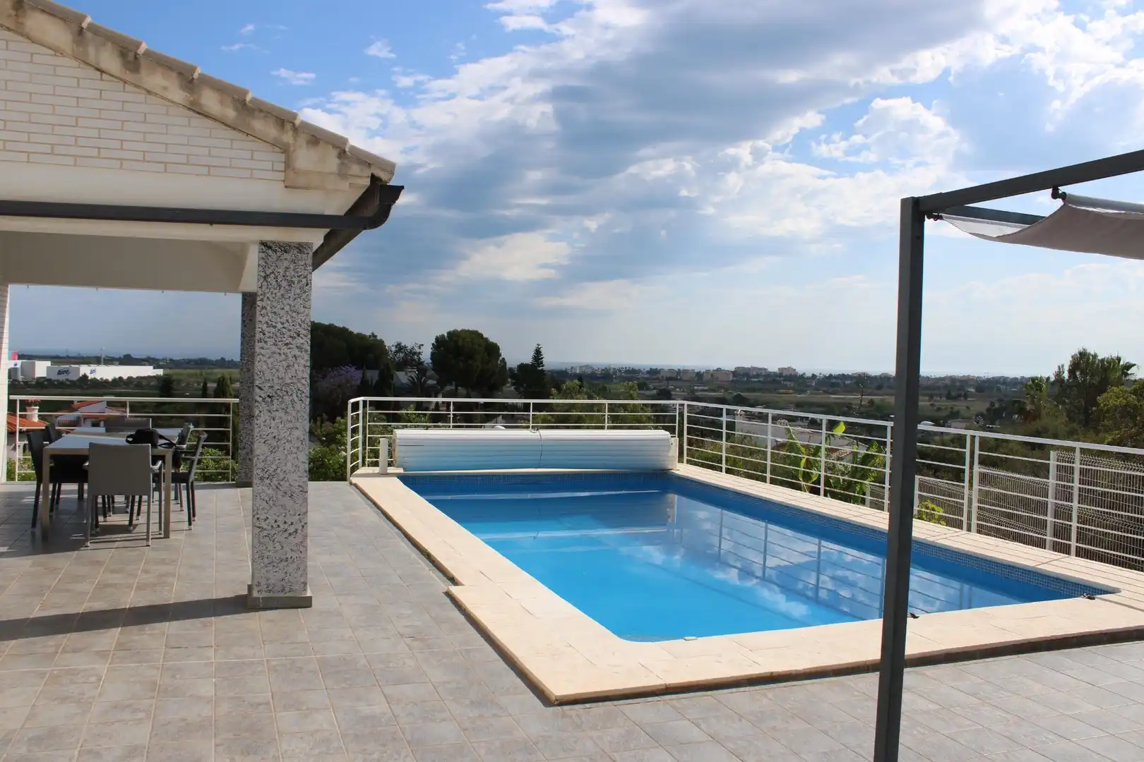 Piscina de Casa o xalet en venda en Oliva amb Aire condicionat, Jardí privat i Terrassa