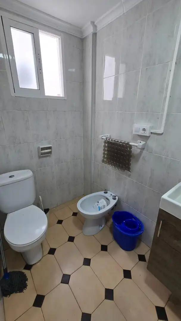 Baño de Piso para compartir en Gandia
