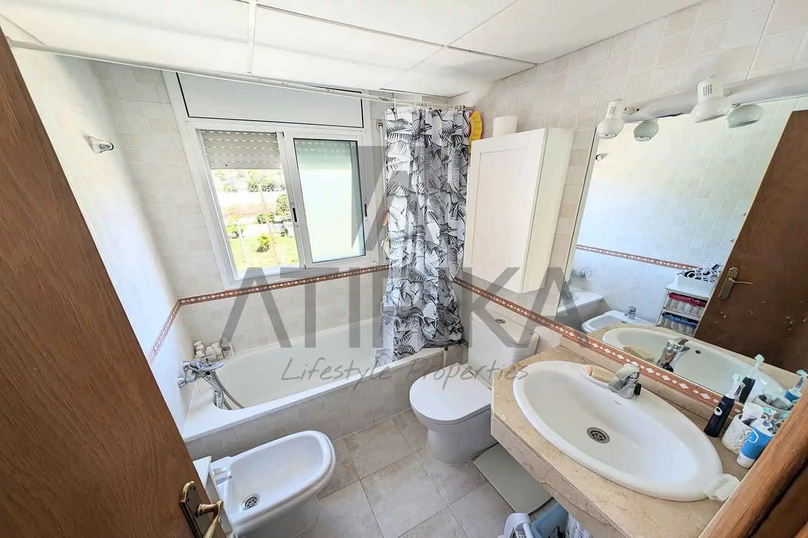 Baño de Piso en venta en Castelldefels con Calefacción, Terraza y Trastero