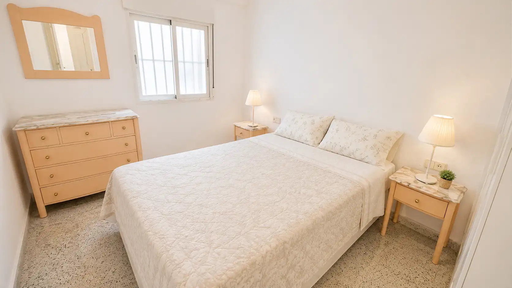Schlafzimmer von Wohnungen zur Miete in Almuñécar mit Terrasse, Möbliert und Ofen