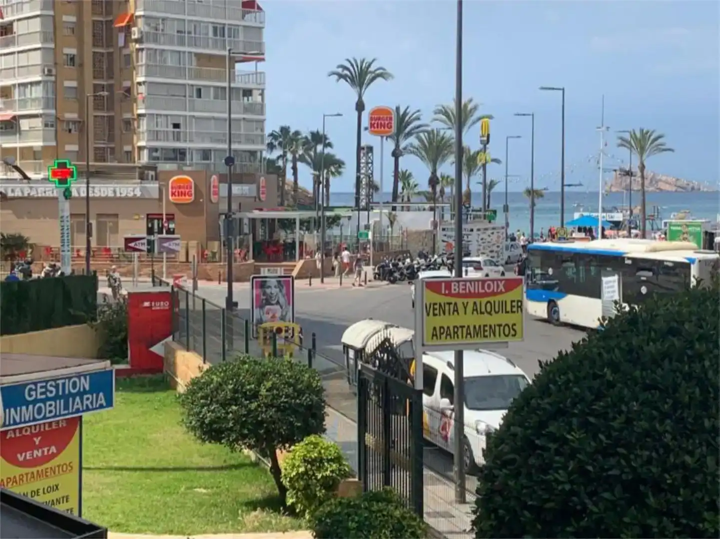 Außenansicht von Wohnungen zum Verkauf in Benidorm mit Klimaanlage und Balkon