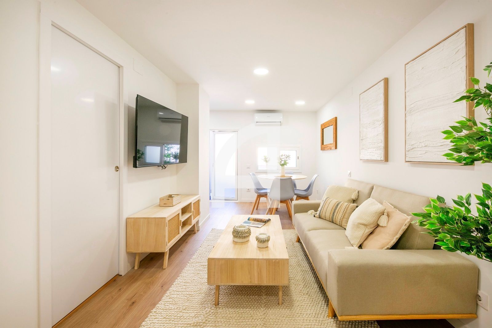 Sala de estar de Piso de alquiler en  Barcelona Capital con Aire acondicionado, Calefacción y Terraza