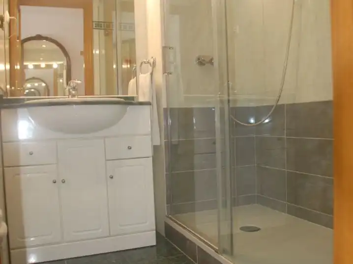 Baño de Piso en venta en L'Hospitalet de Llobregat con Aire acondicionado, Terraza y Balcón
