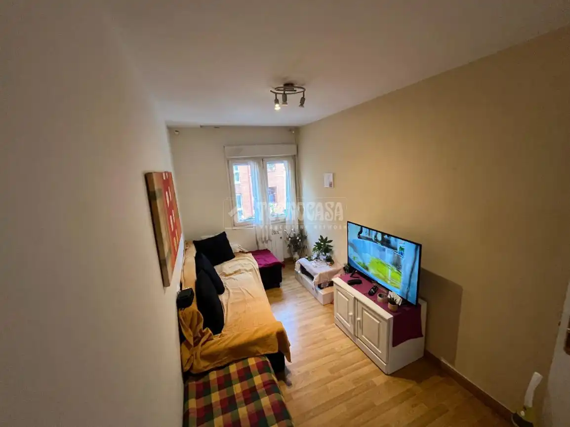 Sala d'estar de Pis en venda en Gijón  amb Calefacció