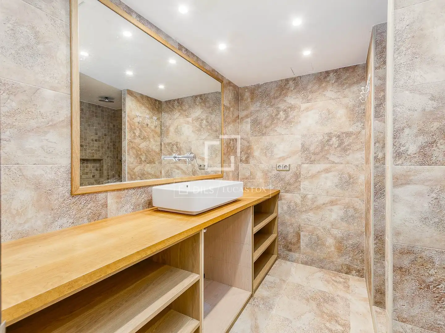 Baño de Casa o chalet en venta en Barcelona con Aire acondicionado, Calefacción y Jardín privado
