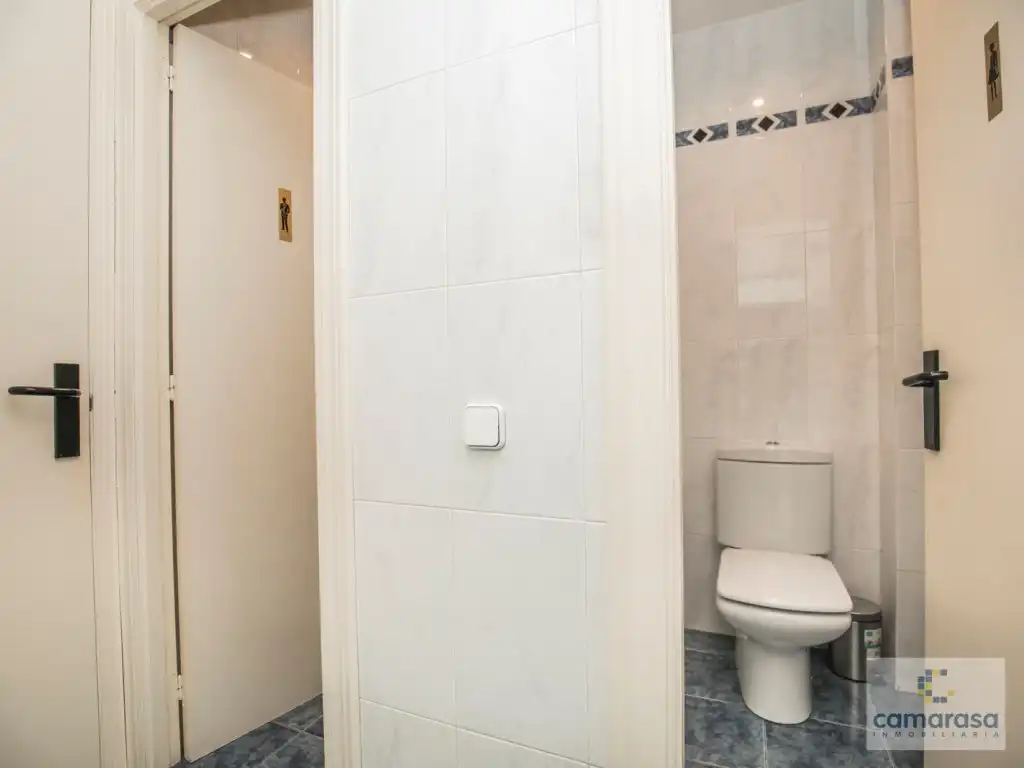Baño de Local en venta en Ávila