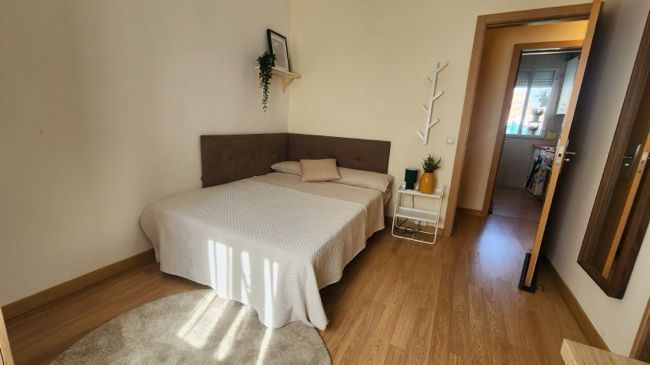 Habitación de Piso en venta en  Madrid Capital con Calefacción, Terraza y Amueblado