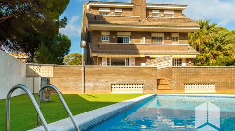 Foto 3 de Casa adosada en venta en La Pineda, Castelldefels