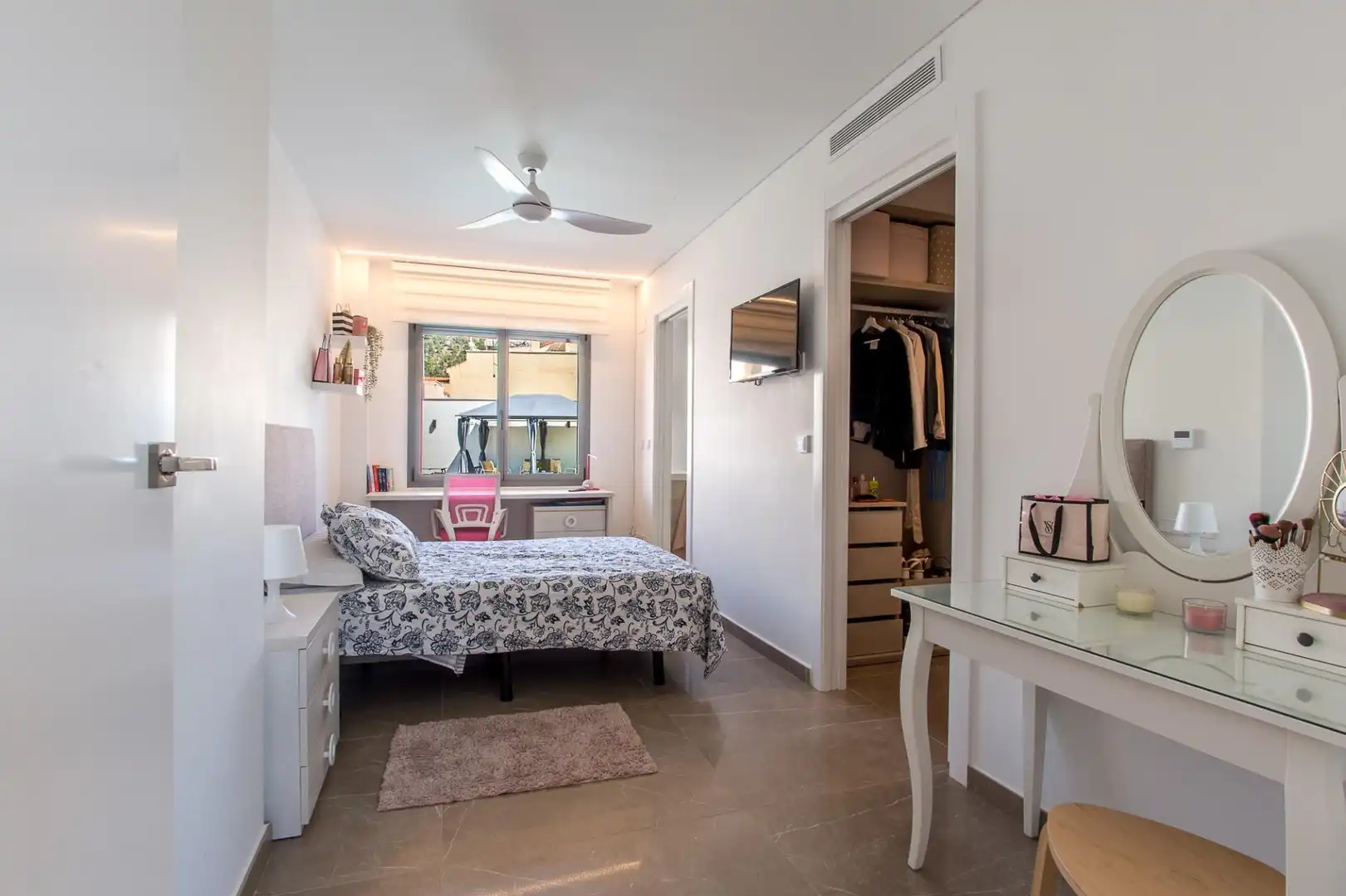Habitación de Casa o chalet en venta en Murcia con Aire acondicionado, Calefacción y Jardín privado
