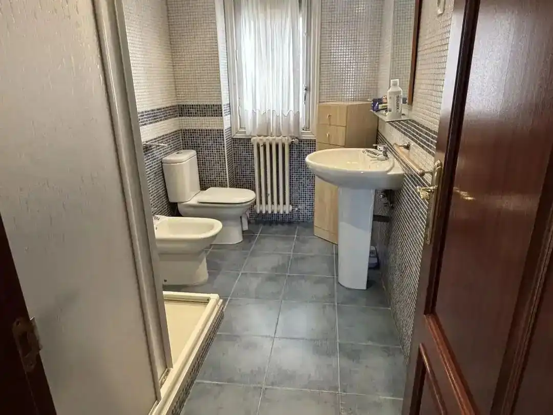 Baño de Piso en venta en  Madrid Capital con Aire acondicionado y Balcón
