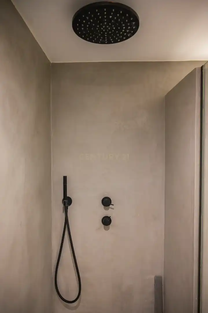 Baño de Apartamento de alquiler en Santa Eulària des Riu con Aire acondicionado, Jardín privado y Piscina comunitaria