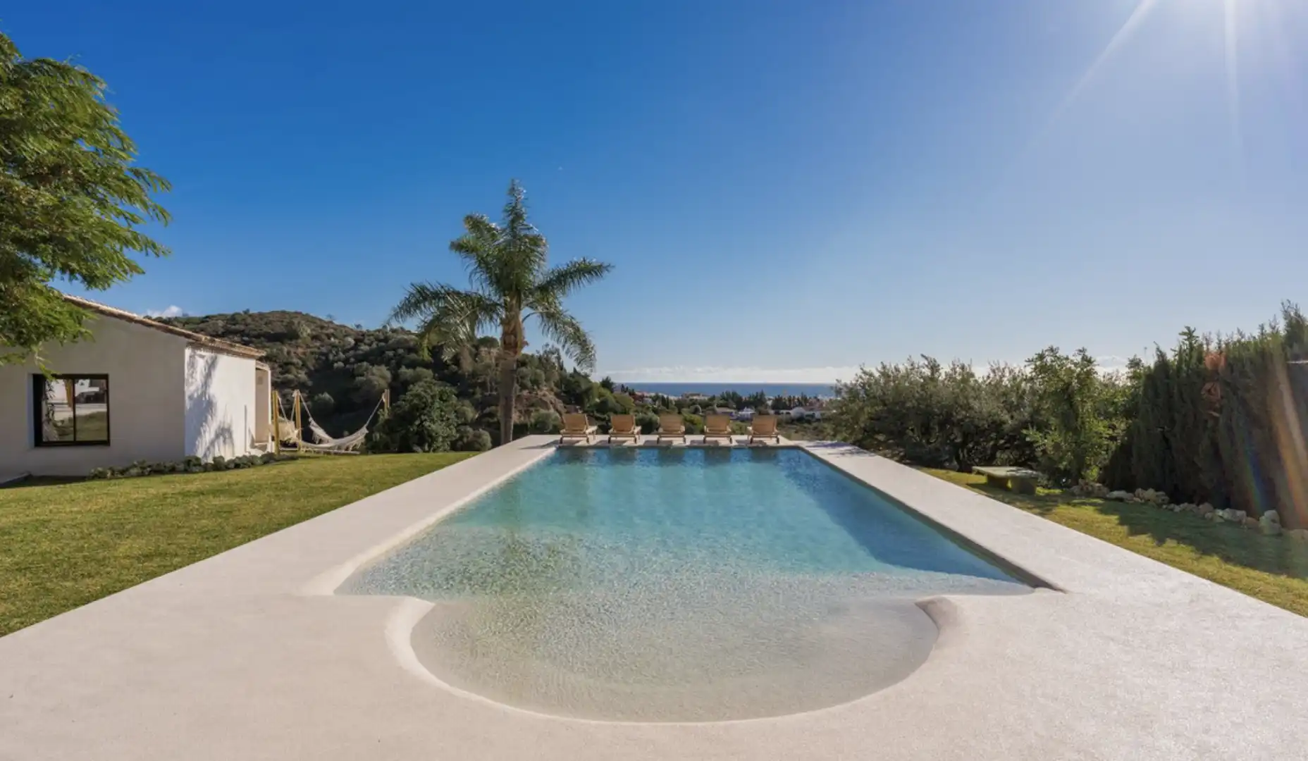 Piscina de Casa o xalet en venda en Estepona amb Aire condicionat, Calefacció i Jardí privat