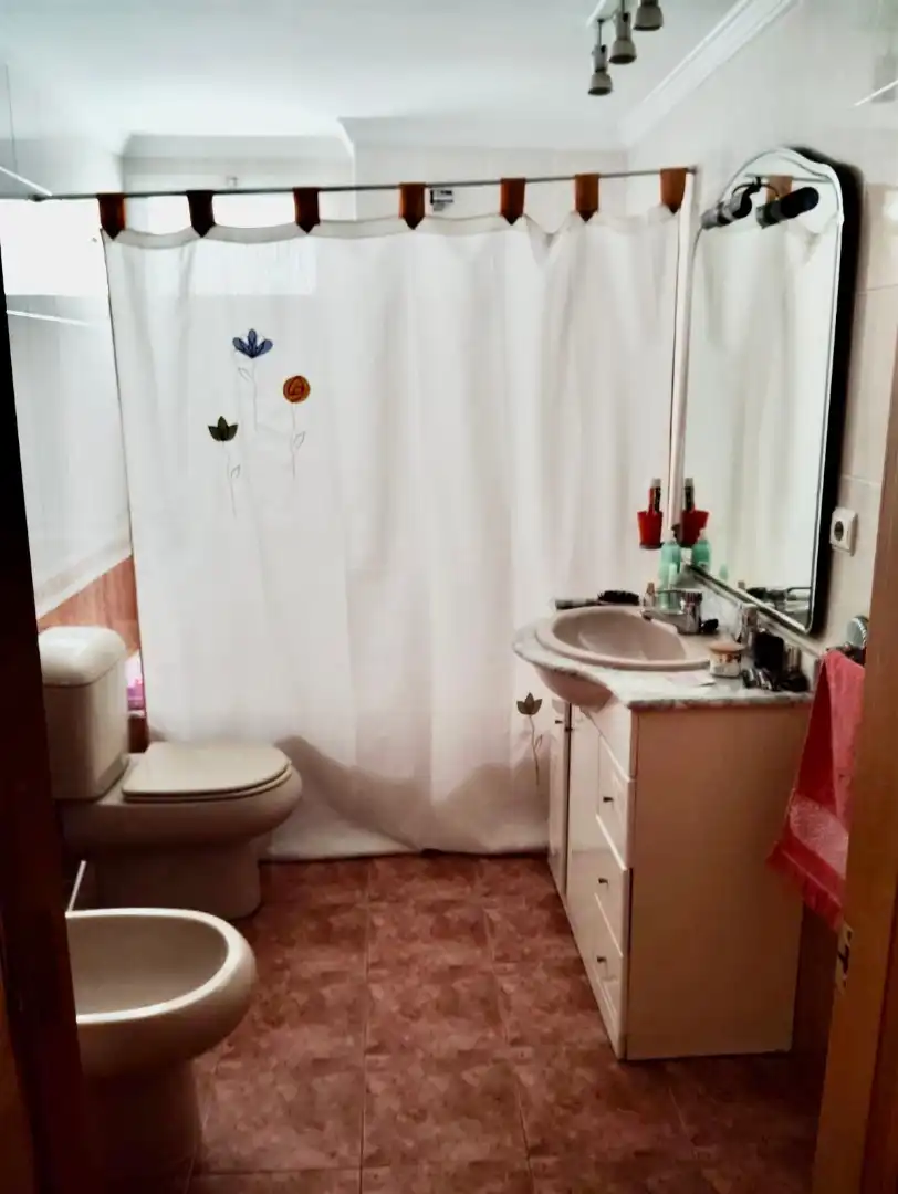 Baño de Piso en venta en Benetússer con Aire acondicionado, Amueblado y Balcón