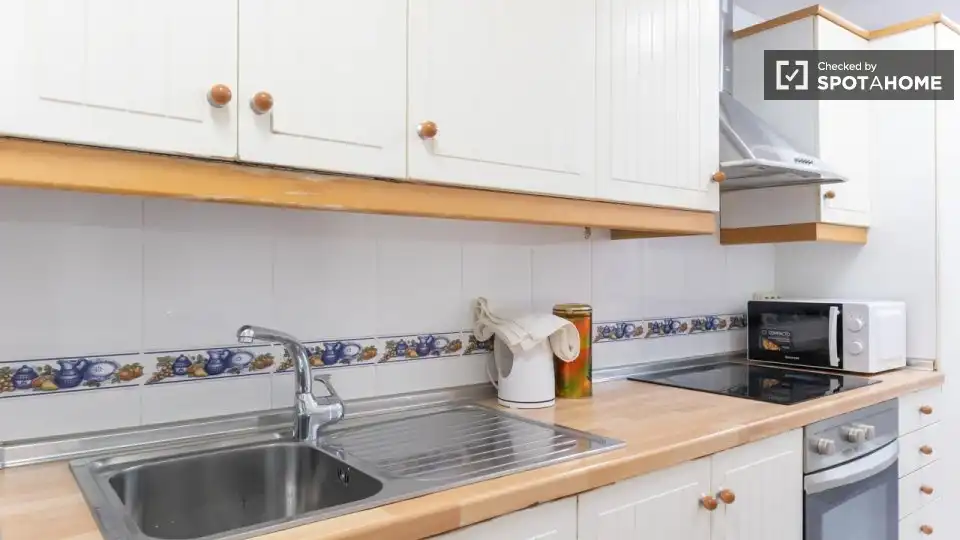 Kitchen of Flat for rent in Madrid  with Air Conditioner, Heating and Furnished