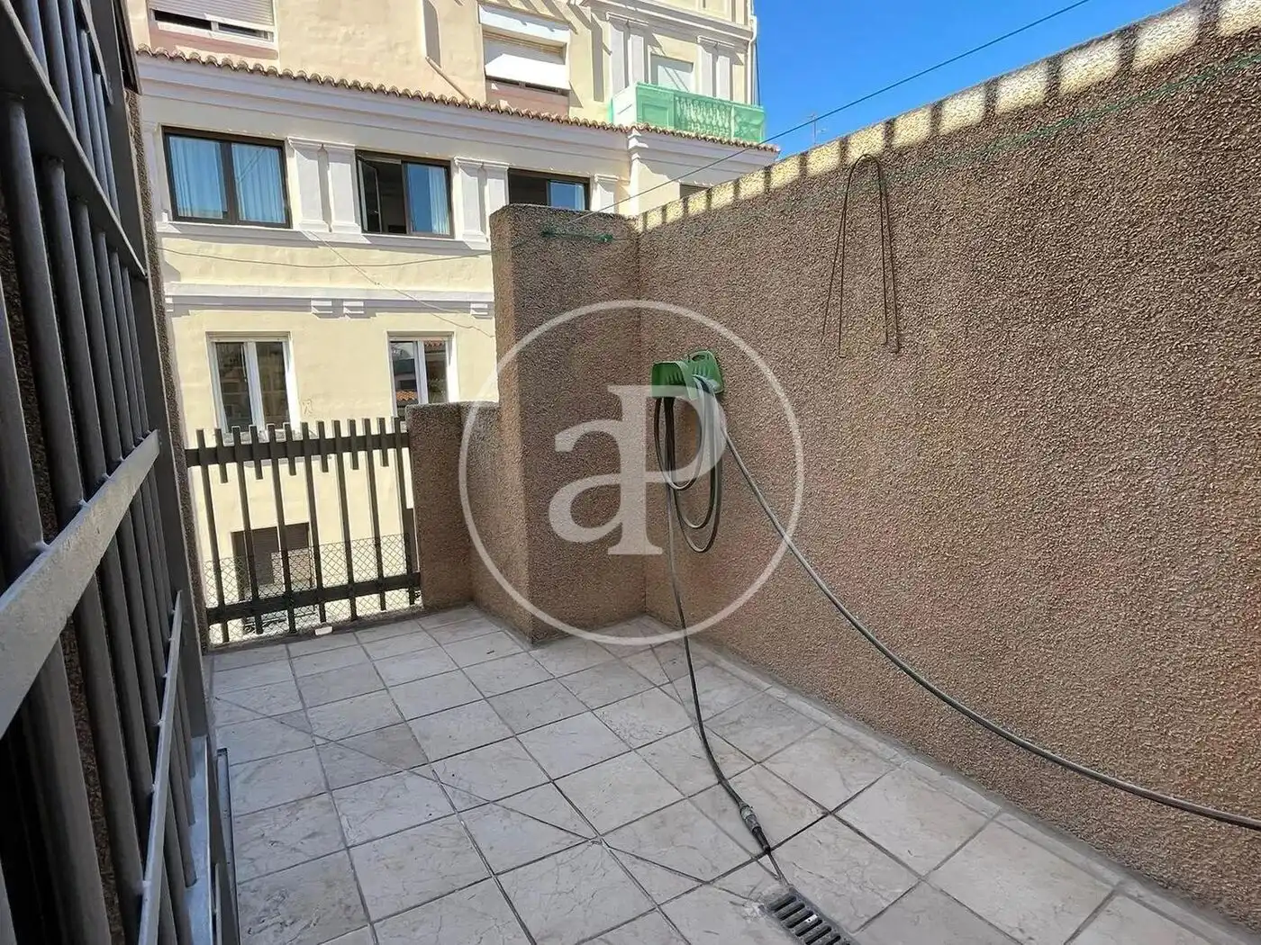 Aparcament de Àtic de lloguer en Valencia amb Aire condicionat i Terrassa