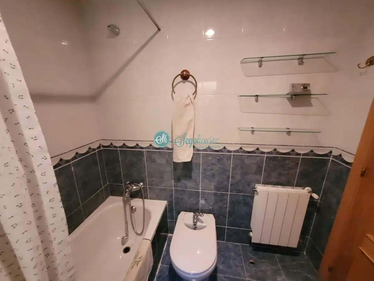 Bathroom of Flat for sale in Palazuelos de Eresma  with Heating, Storage room and Community pool