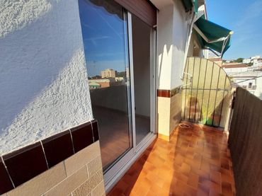 Piso con balcón en venta en Zona alta