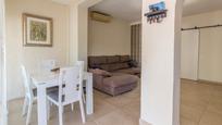 Sala d'estar de Casa adosada en venda en Mont-roig del Camp amb Aire condicionat, Jardí privat i Terrassa