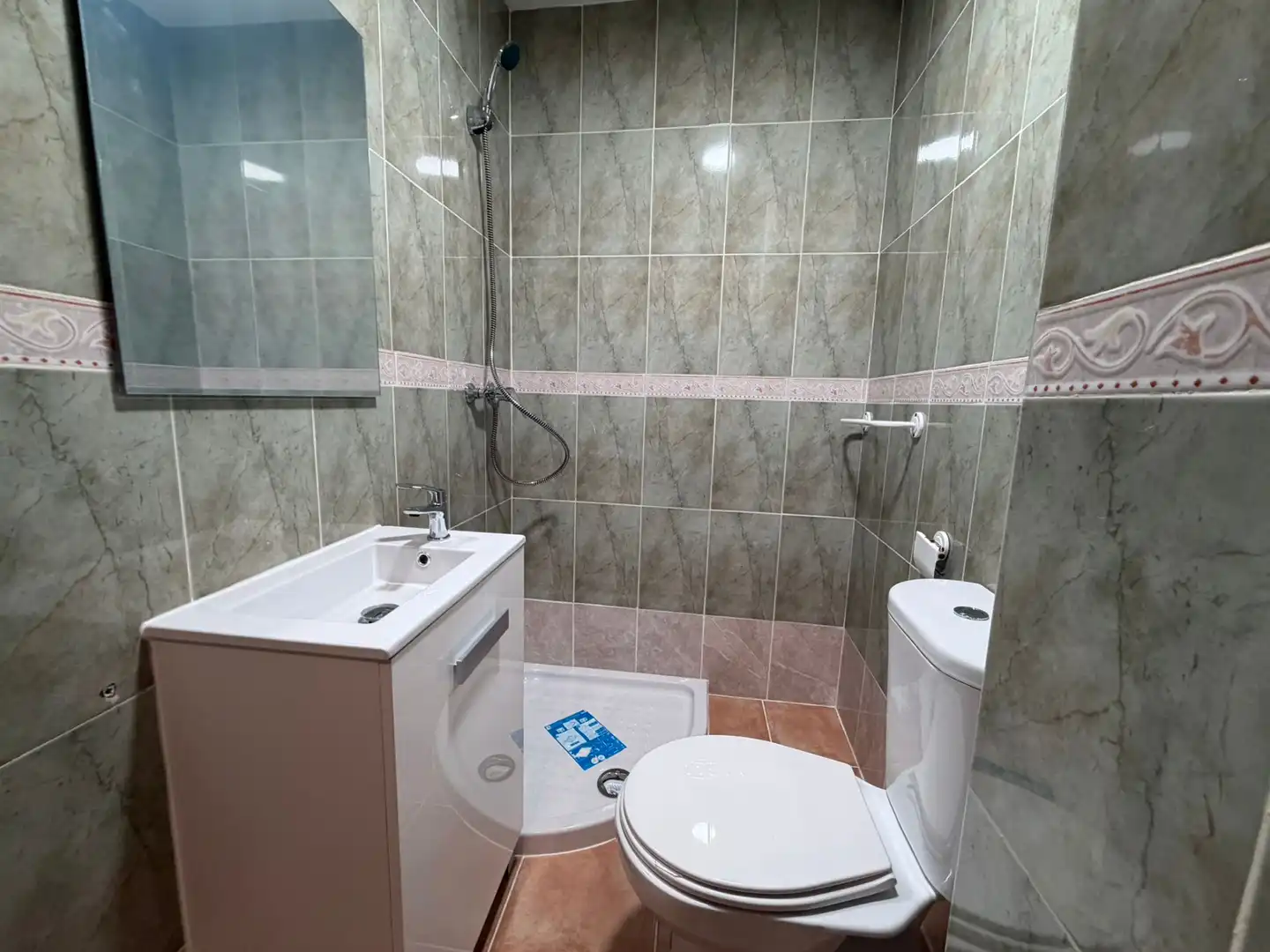 Bathroom of Flat for sale in Mijas  with Air Conditioner, Heating and Terrace