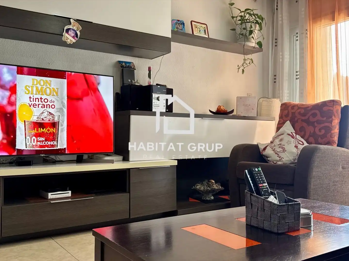 Living room of Flat for sale in Girona  with Heating and Terrace
