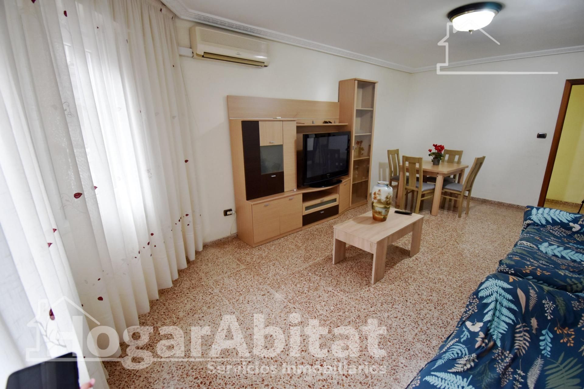 Living room of Flat for sale in Vila-real  with Air Conditioner, Furnished and Balcony