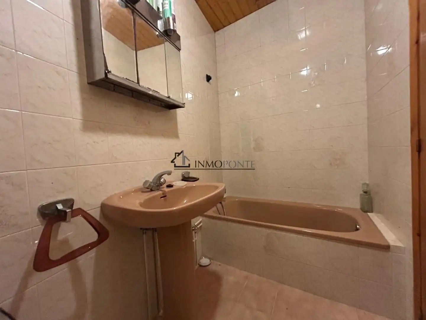 Bany de Casa o xalet en venda en Cerdedo amb Jardí privat