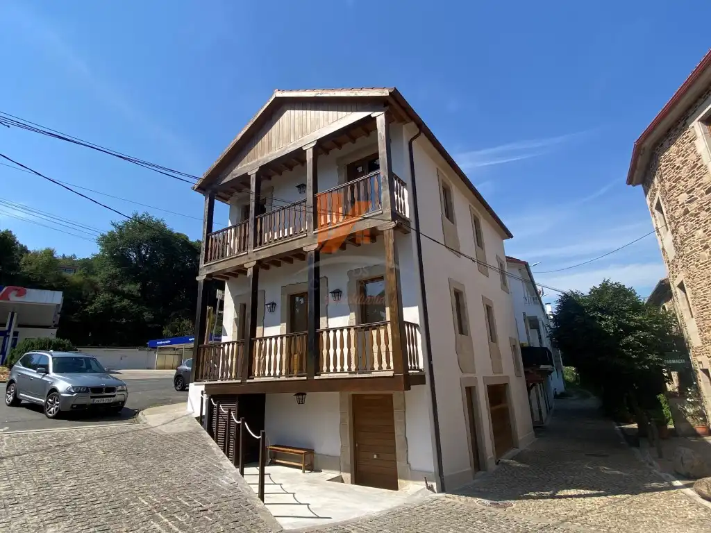 Vista exterior de Casa o xalet en venda en Boqueixón amb Traster, Moblat i Forn