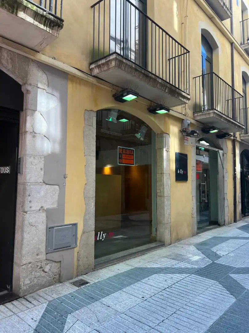 Local de alquiler en Figueres con Aire acondicionado