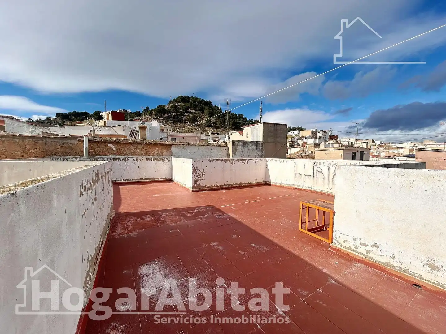Vista exterior de Pis en venda en Llíria amb Aire condicionat i Terrassa