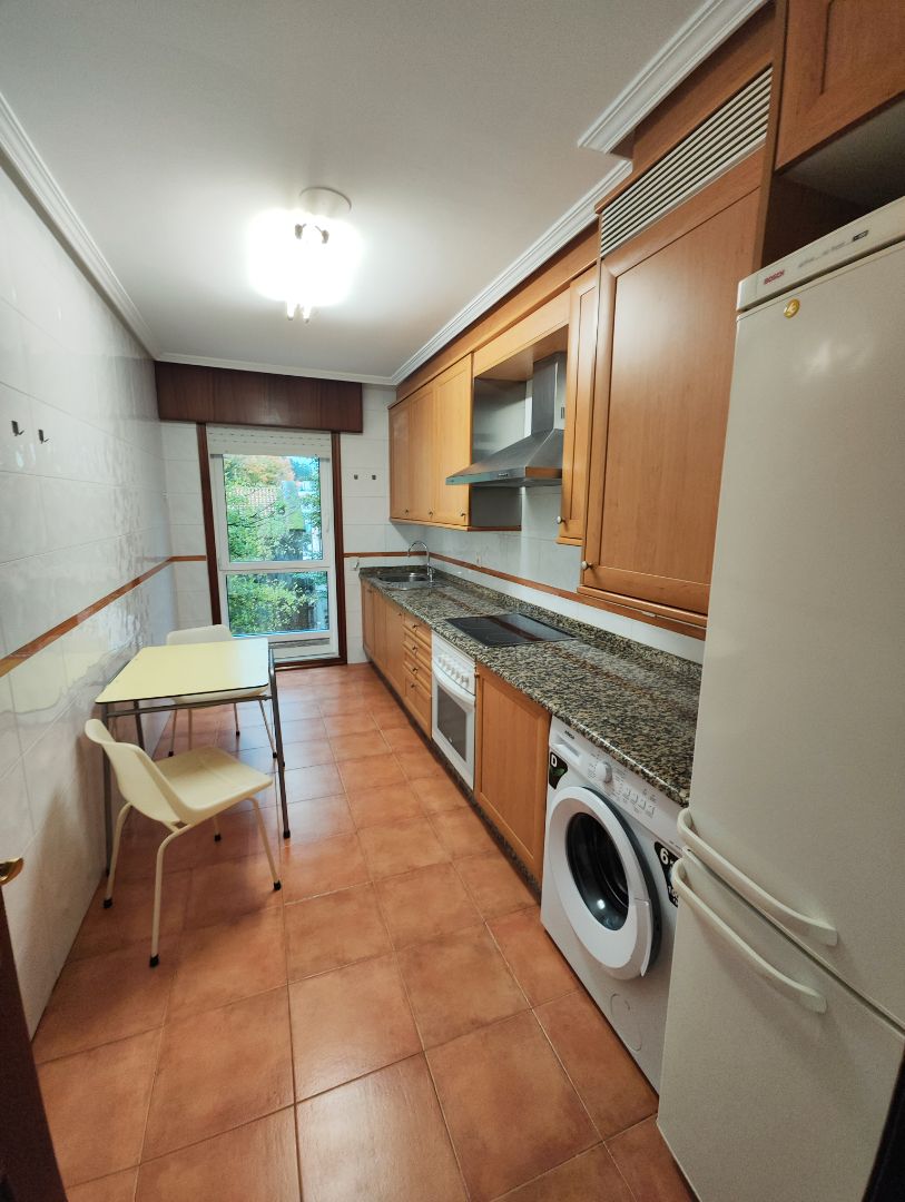 Apartment to rent in Castiñeiriño - Cruceiro de Sar