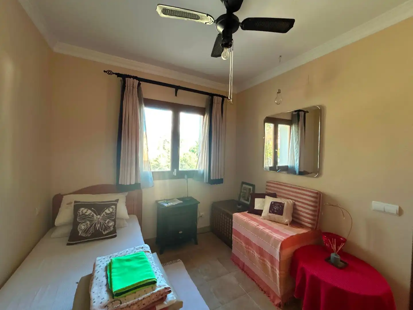 Schlafzimmer von Geschaftsraum zum Verkauf in Calvià mit Klimaanlage, Terrasse und Möbliert