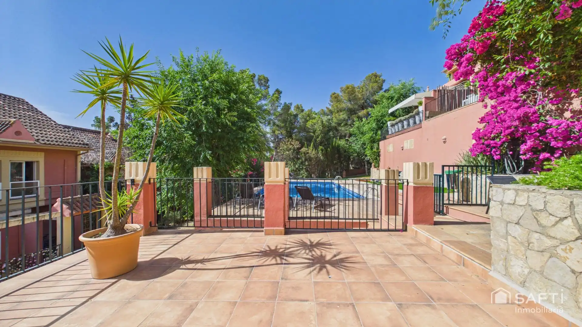 Garden of Detached homes for sale in Calvià  with Air Conditioner, Terrace and Balcony