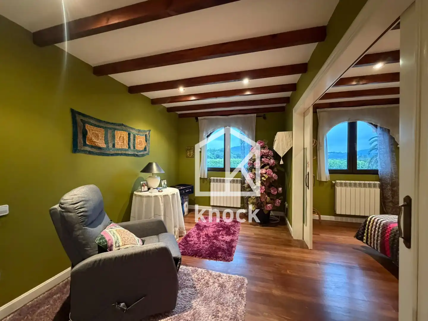 Sala d'estar de Casa o xalet en venda en Villaviciosa amb Calefacció, Jardí privat i Parquet