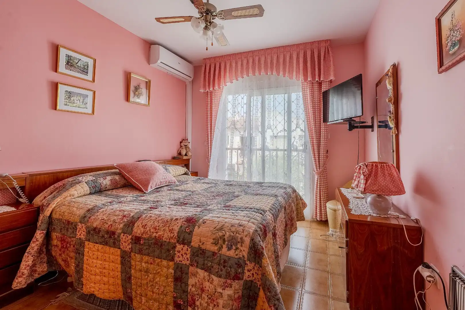 Dormitori de Casa adosada en venda en Cunit amb Aire condicionat, Calefacció i Jardí privat